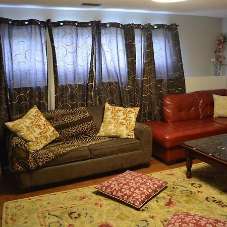 Aasra Home Kelowna Zewnętrze zdjęcie