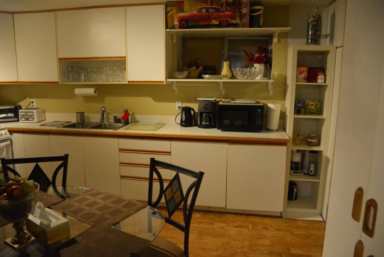 Aasra Home Kelowna Zewnętrze zdjęcie