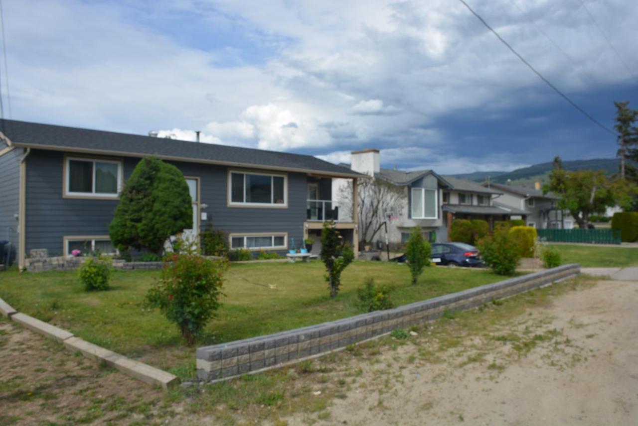 Aasra Home Kelowna Zewnętrze zdjęcie